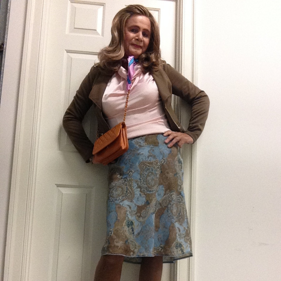 blouse - Picture 3 of 3